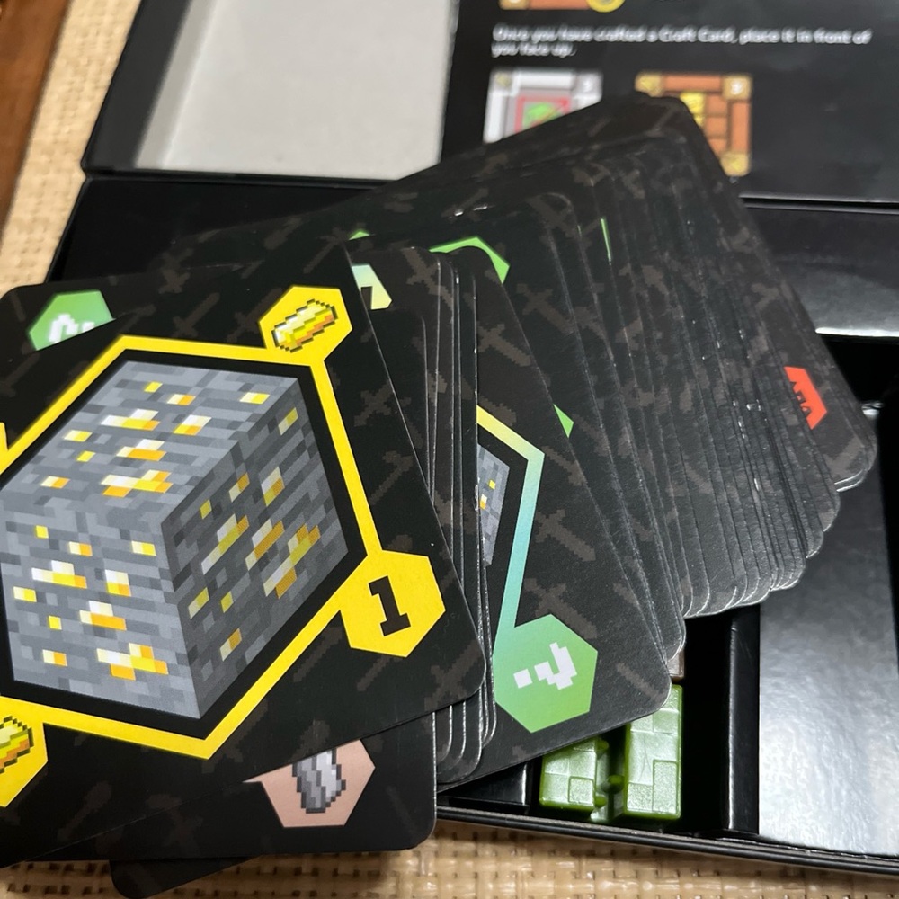Minecraft‎ Card Game - Picture 5 of 9